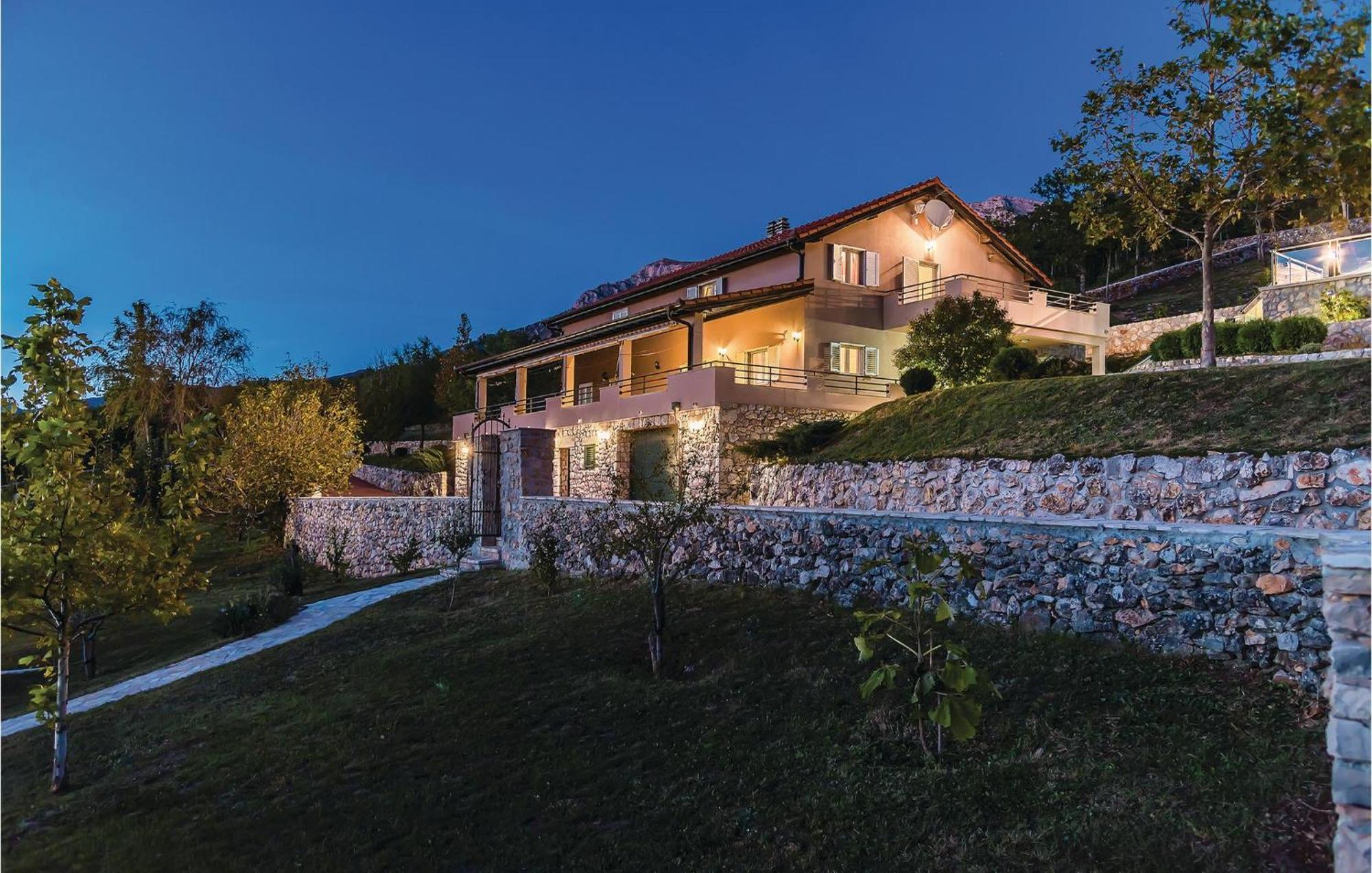 Gorgeous Home In Kijevo With Kitchen Exteriér fotografie