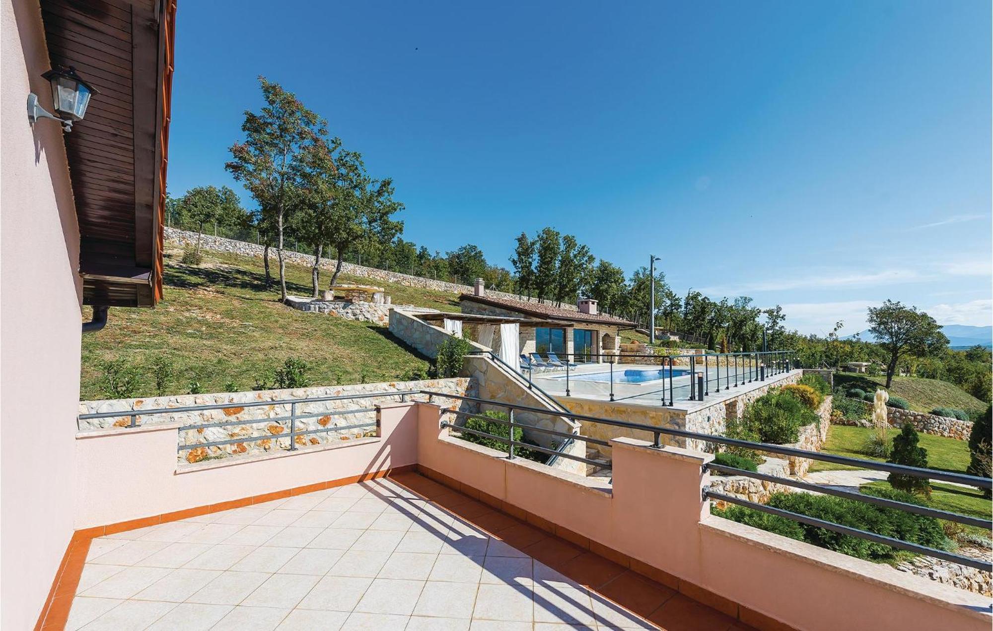 Gorgeous Home In Kijevo With Kitchen Exteriér fotografie